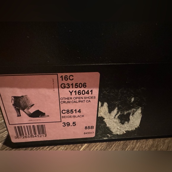 Chanel - Picture 9 of 10